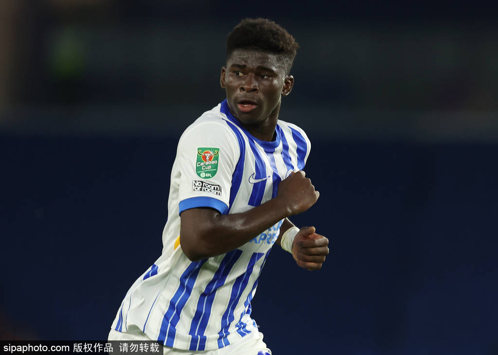 曼联豪掷1.12亿英镑求购巴莱巴：英超转会市场的惊人之举